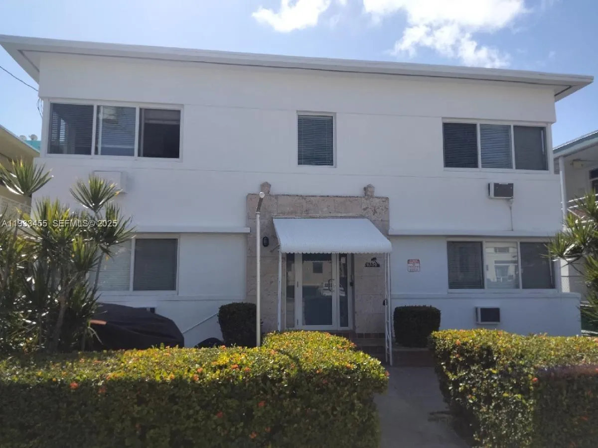En Renta 6950 Byron Avenue 3, Miami Beach, FL 33141, Miami Beach, FL 33141