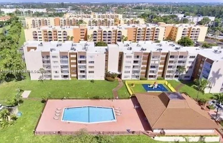 En Venta 6950 Miami Gardens Drive 2-508, Hialeah, FL 33015, Hialeah, FL 33015