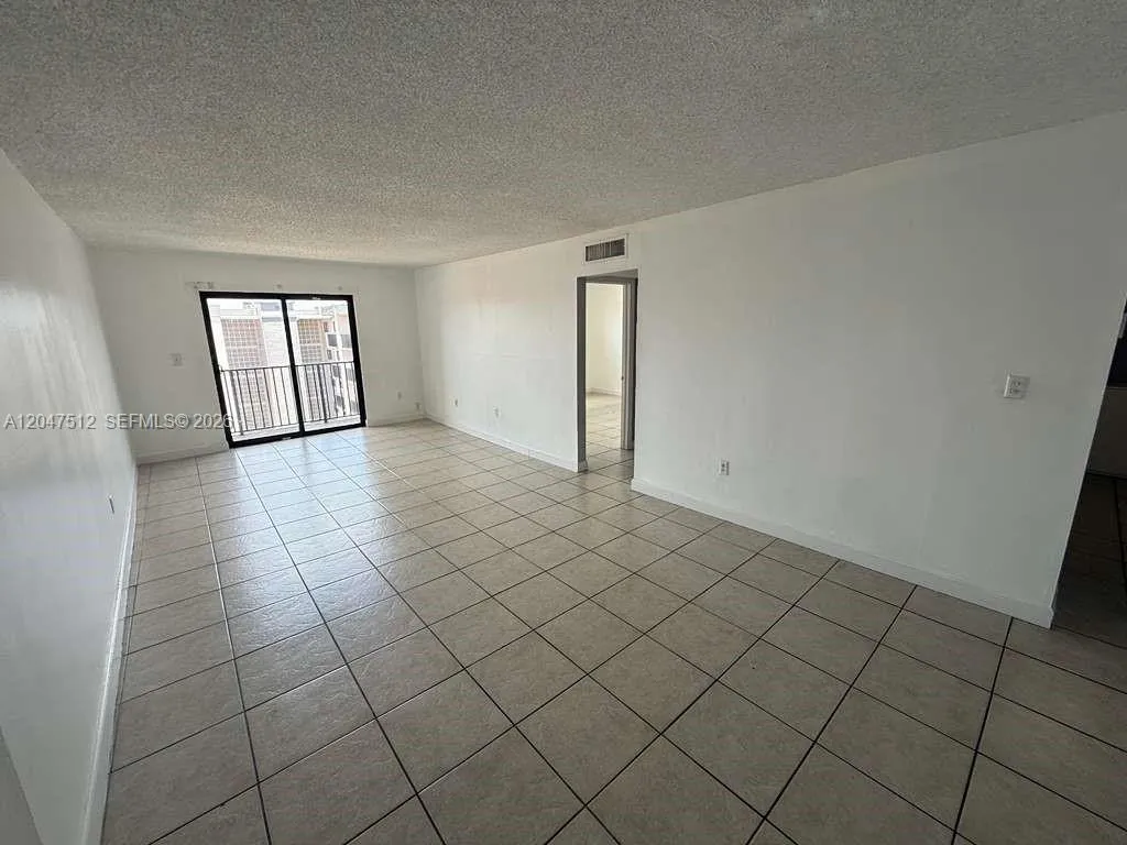 En Renta 6950 W 6th Avenue 509, Hialeah, FL 33014, Hialeah, FL 33014