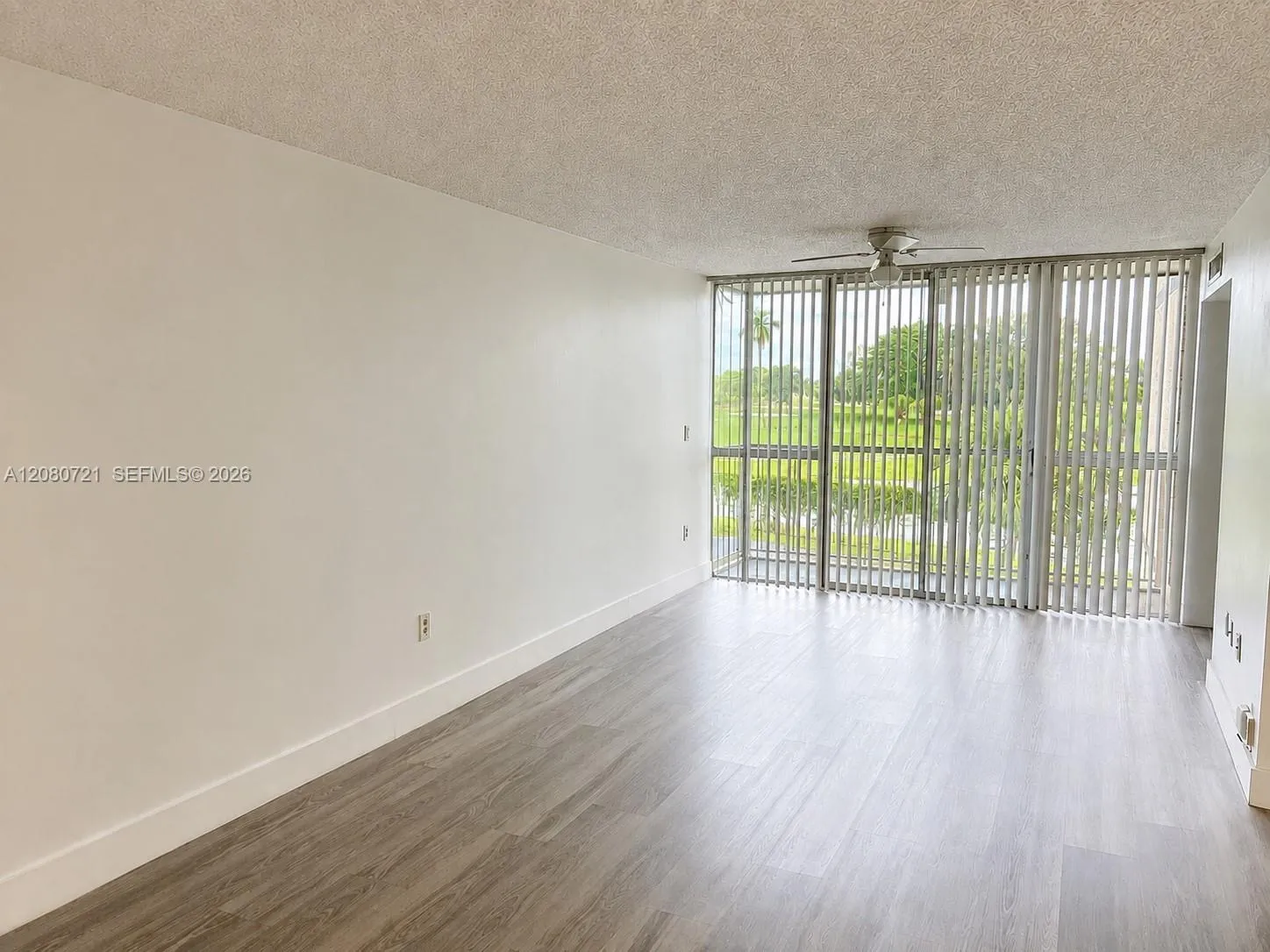 En Venta 6955 NW 186th Street F205, Hialeah, FL 33015, Hialeah, FL 33015