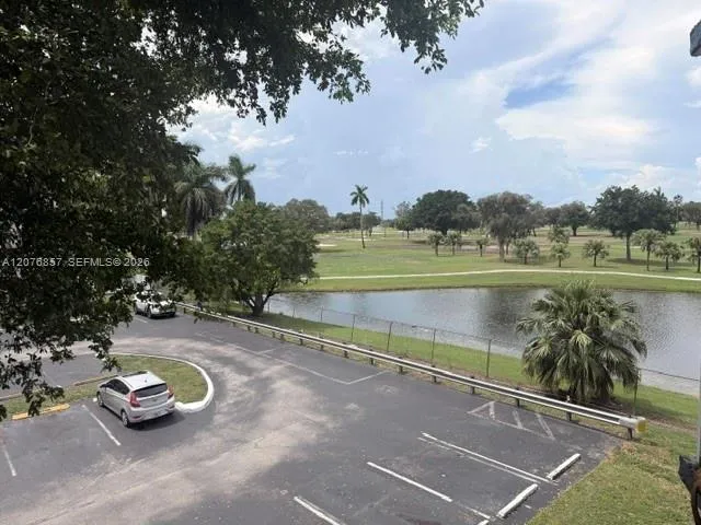 En Venta 6955 NW 186th Street F306, Hialeah, FL 33015, Hialeah, FL 33015