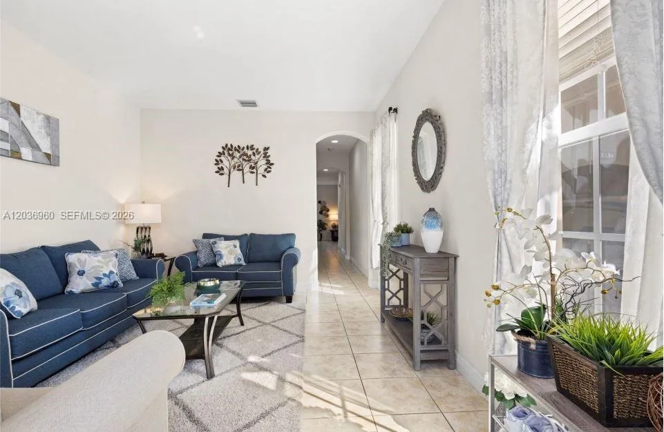 Foto de propiedad en 6959 Julia Gardens Drive 0, Coconut Creek, FL 33073 Coconut Creek con MLS# 