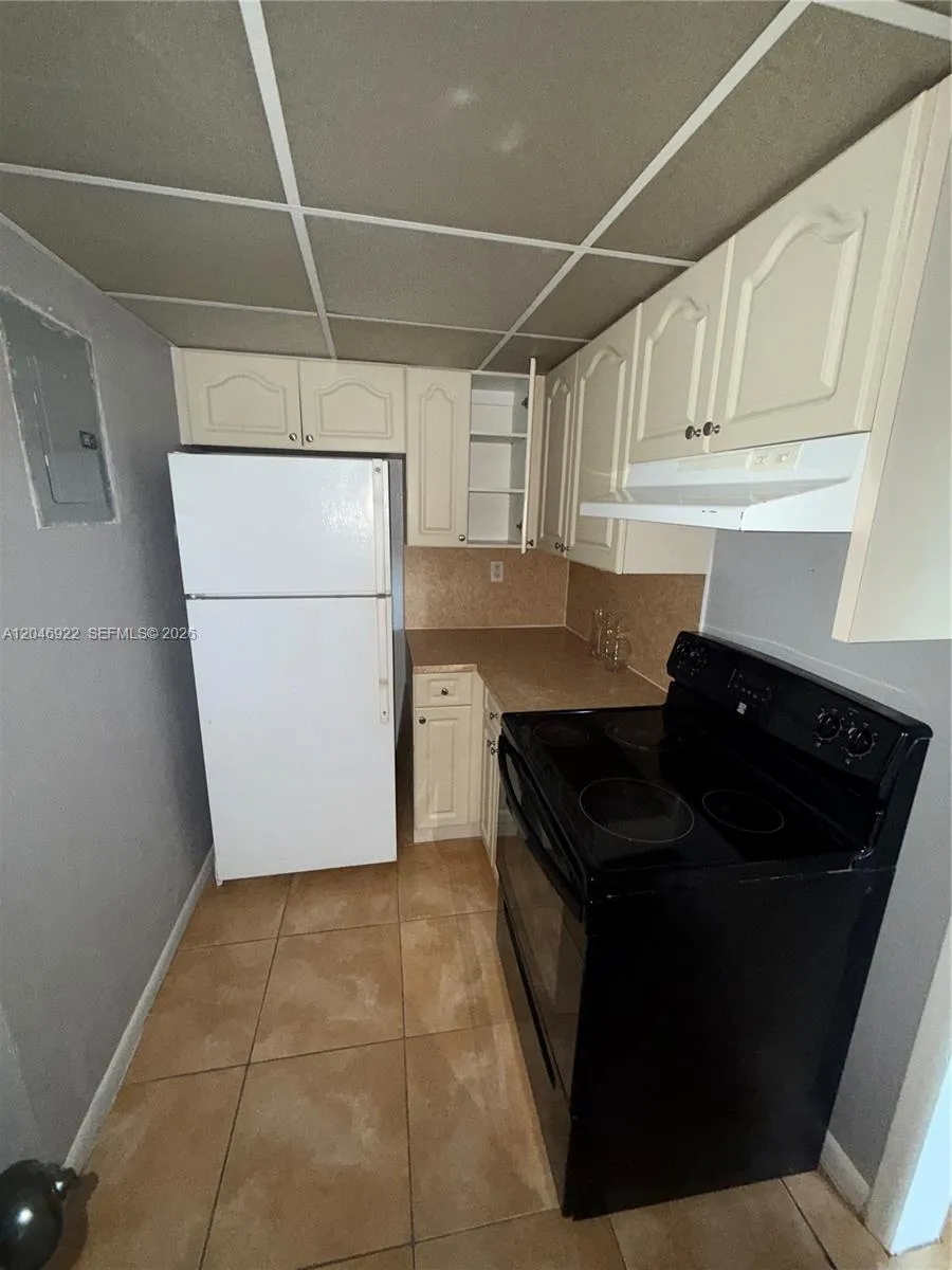 En Renta 6960 Miami Gardens Drive 2-431A, Hialeah, FL 33015, Hialeah, FL 33015