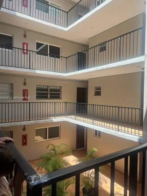 Foto de propiedad en 6965 Harding Avenue 305, Miami Beach, FL 33141 Miami Beach con MLS# 