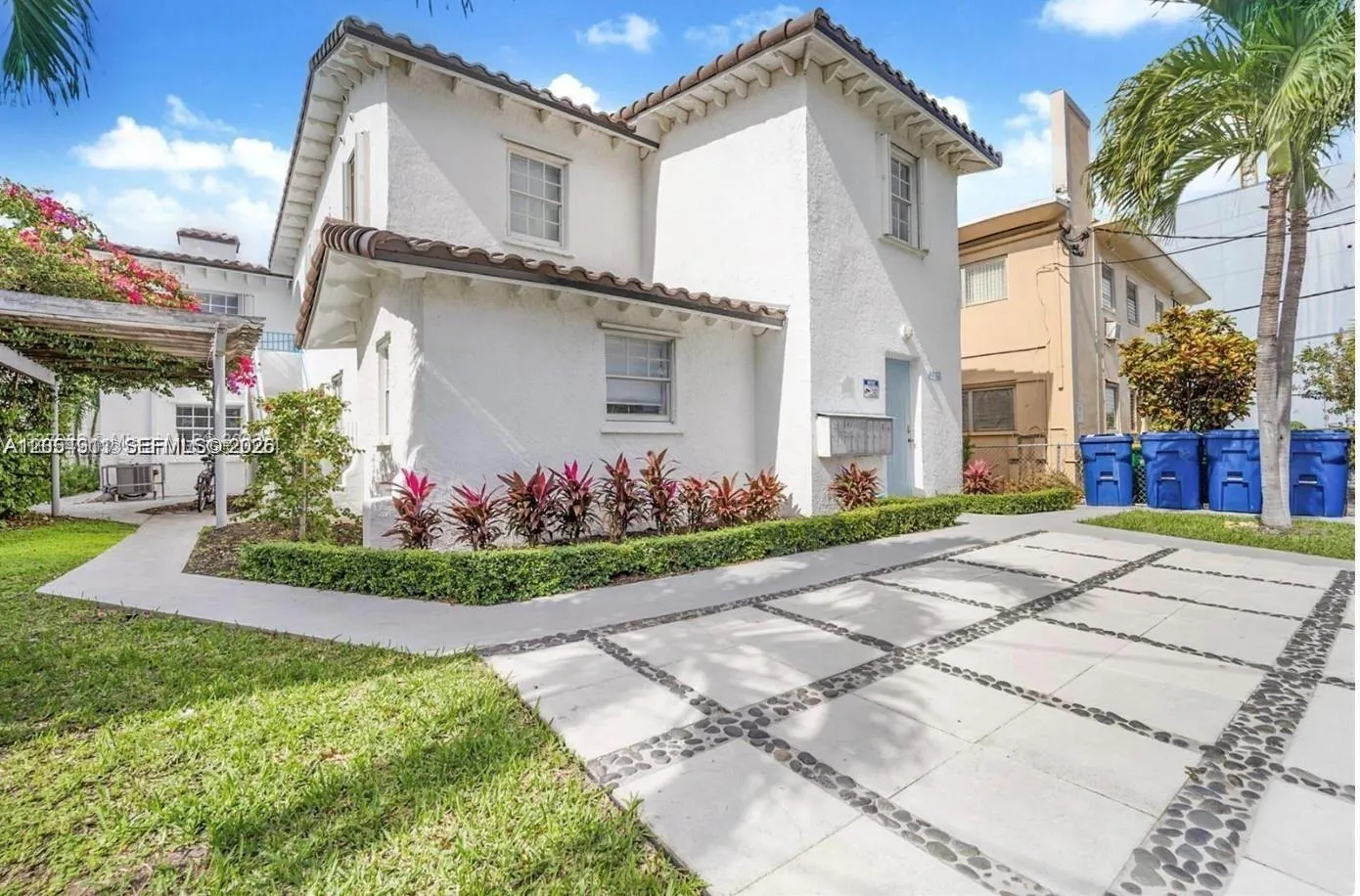 Foto de propiedad en 6966 Byron Avenue 102, Miami Beach, FL 33141 Miami Beach con MLS# 