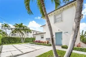 Foto de propiedad en 6966 Byron Avenue 103, Miami Beach, FL 33141 Miami Beach con MLS# 
