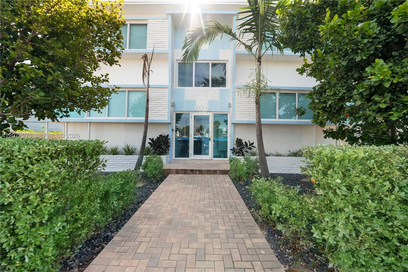 Foto de propiedad en 6971 Carlyle Avenue 102, Miami Beach, FL 33141 Miami Beach con MLS# 