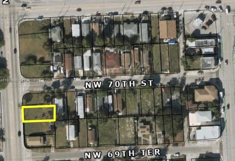 Foto de propiedad en 6973 NW 17th Avenue, Miami, FL 33147 Miami con MLS# 
