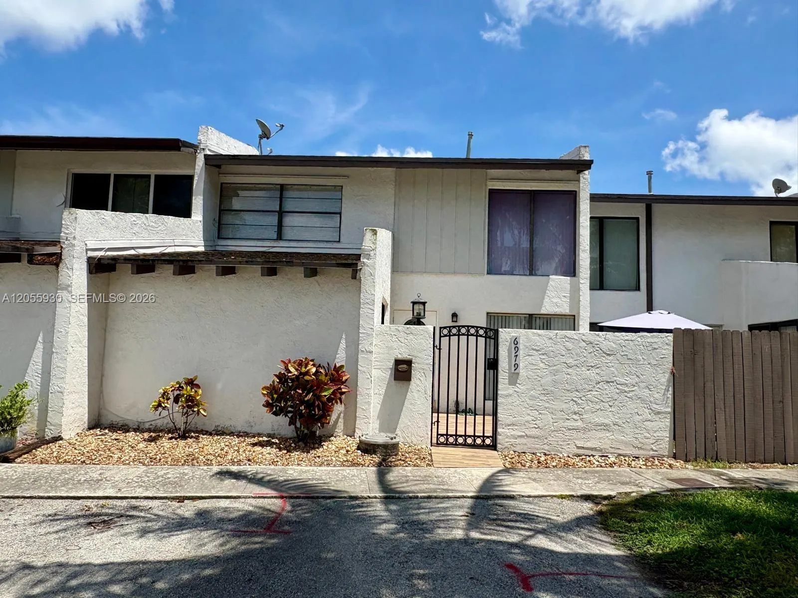 Foto de propiedad en 6979 SW 110th Court, Miami, FL 33173 Miami con MLS# 