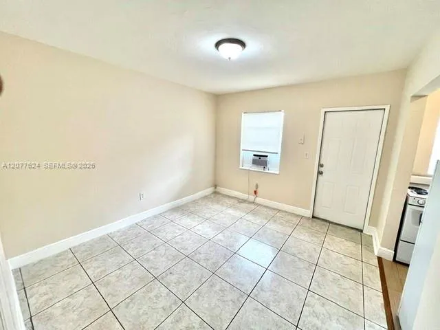 En Renta 698 NE 85th Street 3, Miami, FL 33138, Miami, FL 33138