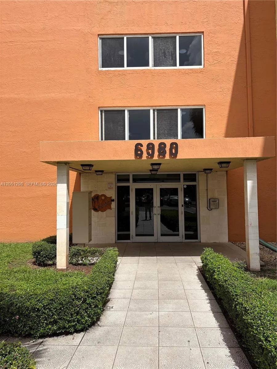 En Renta 6980 NW 186th Street 3-525A, Hialeah, FL 33015, Hialeah, FL 33015