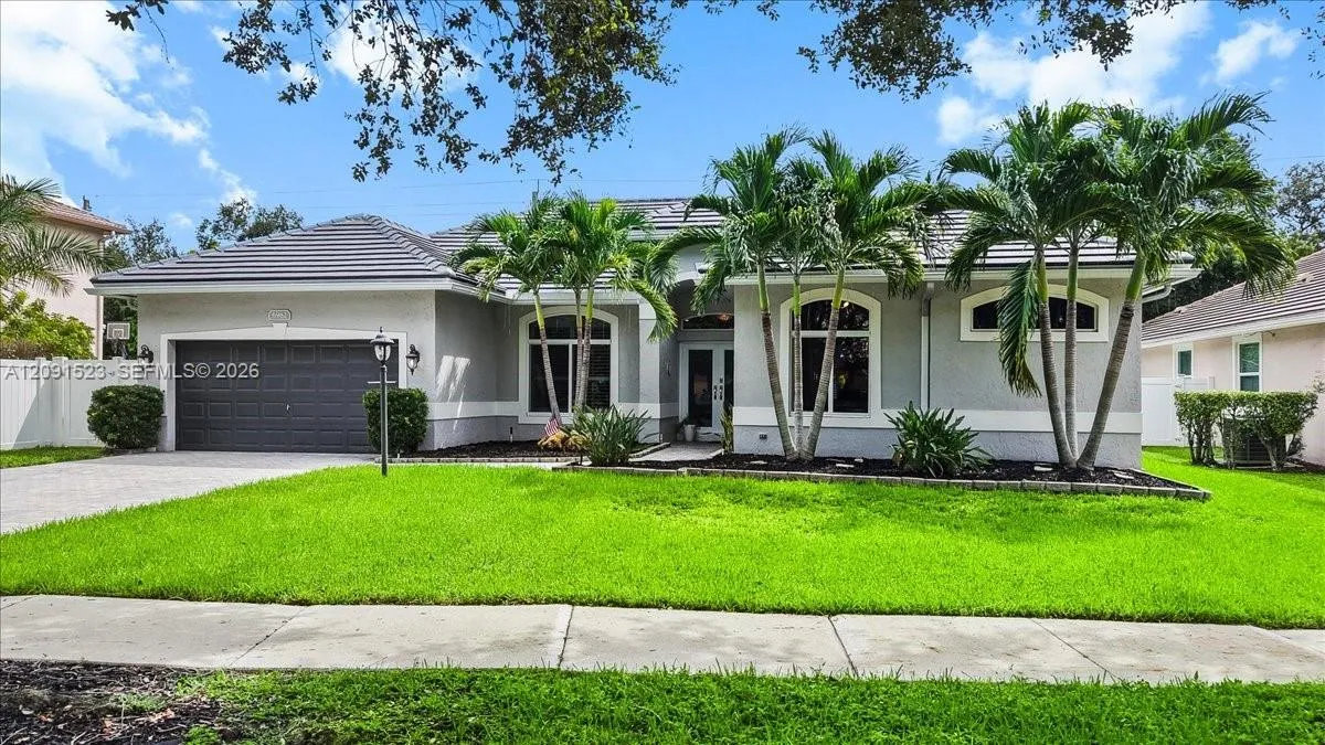 En Venta 6982 Coronado Way, Pembroke Pines, FL 33331, Pembroke Pines, FL 33331
