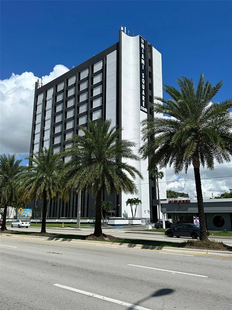 Foto de propiedad en 699 NE 167th Street 9th floor, North Miami Beach, FL 33162 North Miami Beach con MLS# 