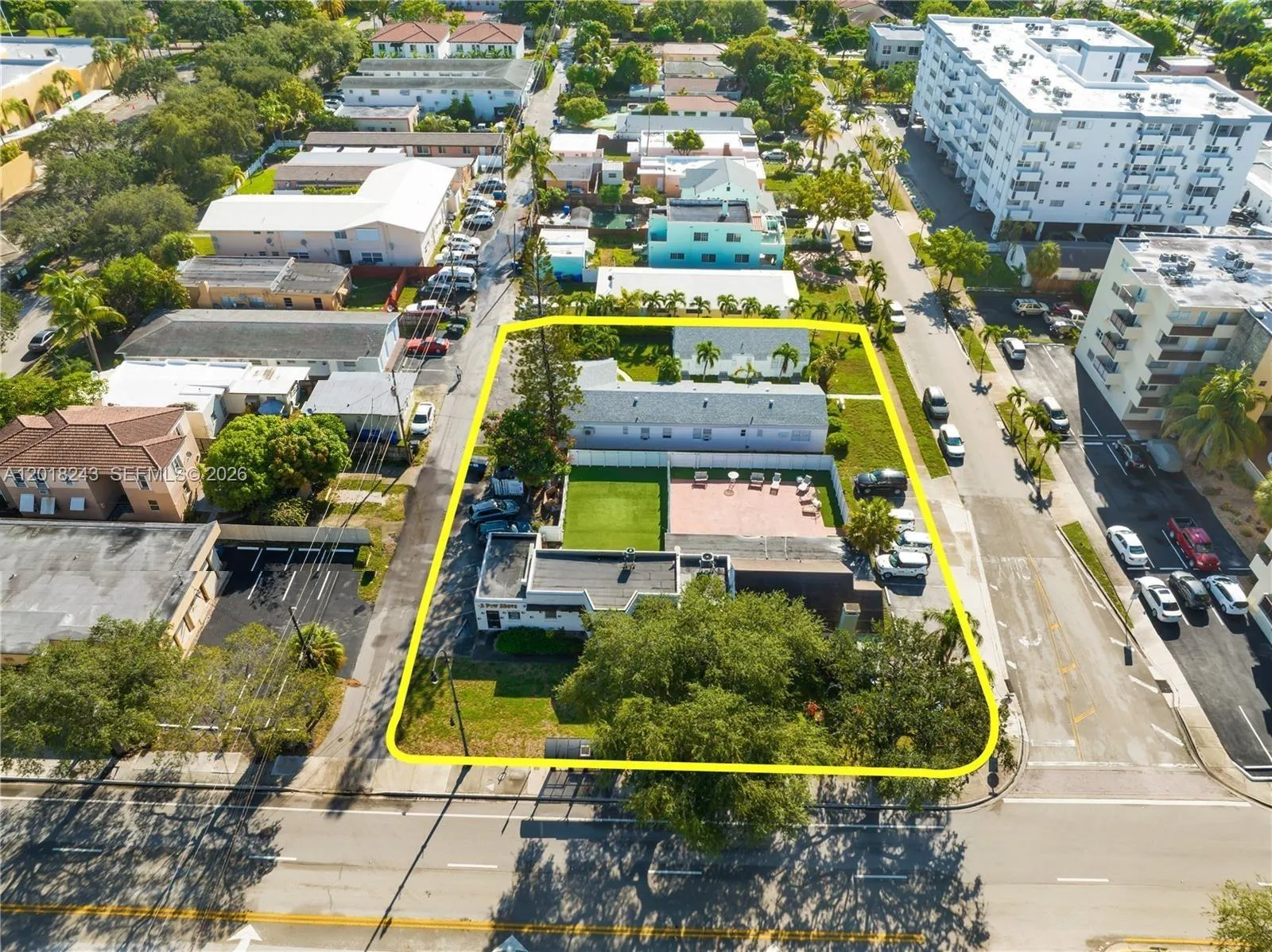 Foto de propiedad en 699 S Federal Highway, Hollywood, FL 33020 Hollywood con MLS# 