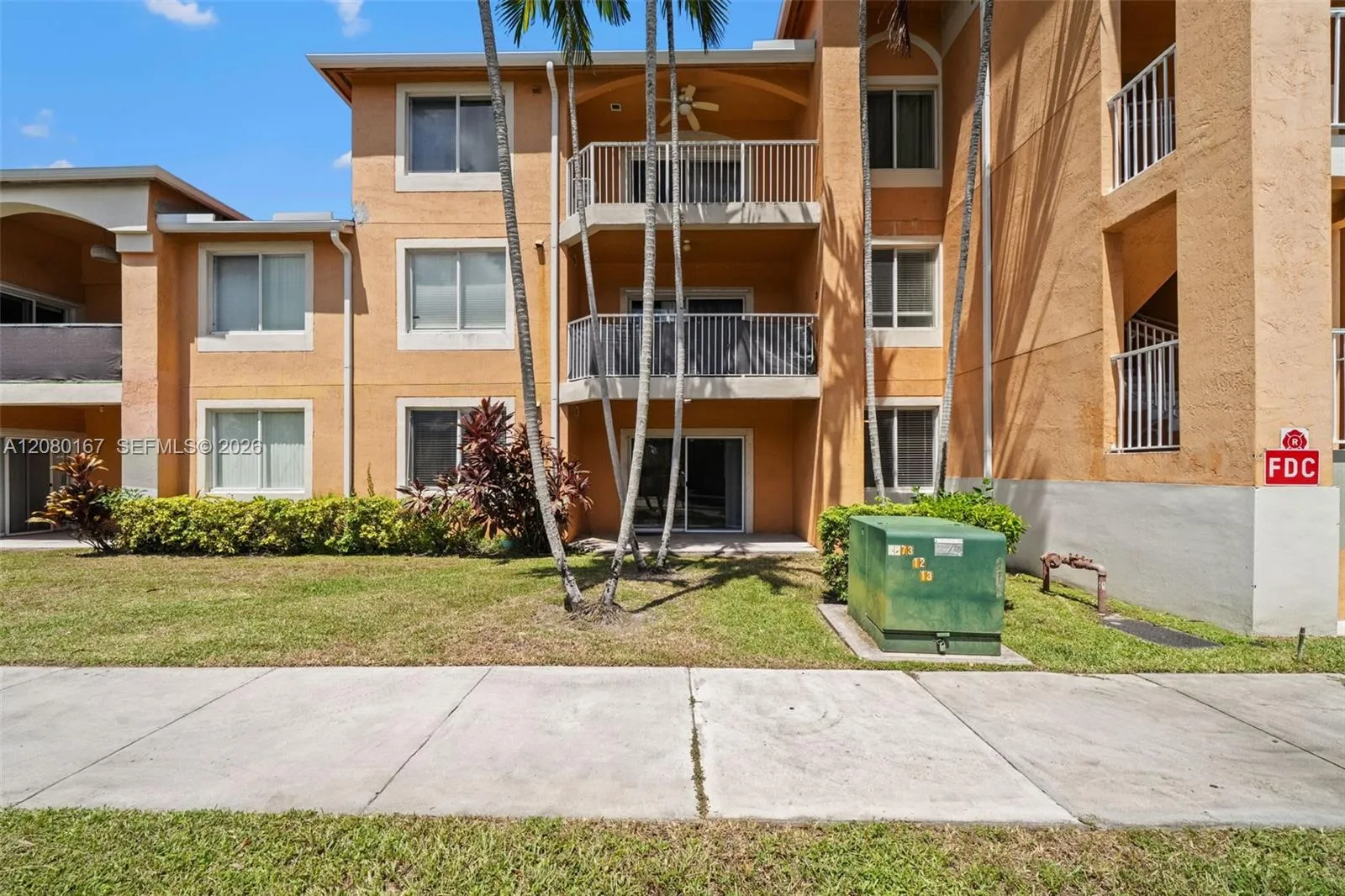 Foto de propiedad en 6992 SW 39th Street I104, Davie, FL 33314 Davie con MLS# 