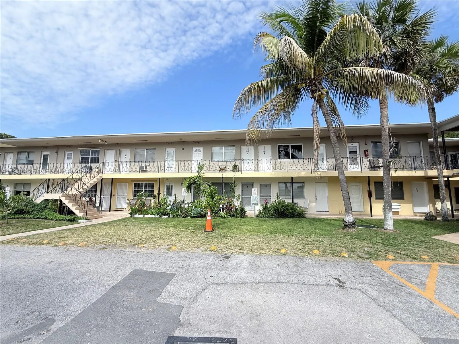 Foto de propiedad en 70 NW 77th Street 9, Miami, FL 33150 Miami con MLS# 