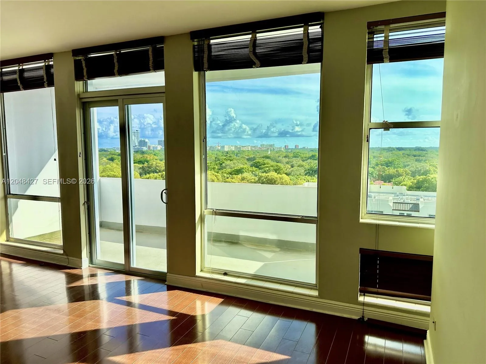 Foto de propiedad en 700 Biltmore Way 1009, Coral Gables, FL 33134 Coral Gables con MLS# 
