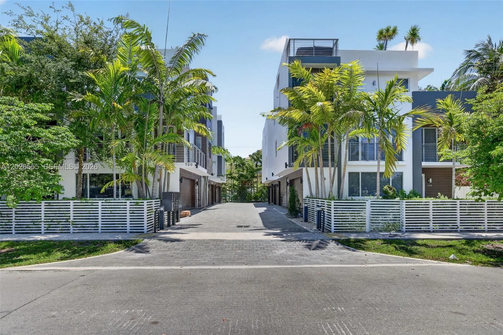 Foto de propiedad en 700 NE 14th Avenue 311, Fort Lauderdale, FL 33304 Fort Lauderdale con MLS# 