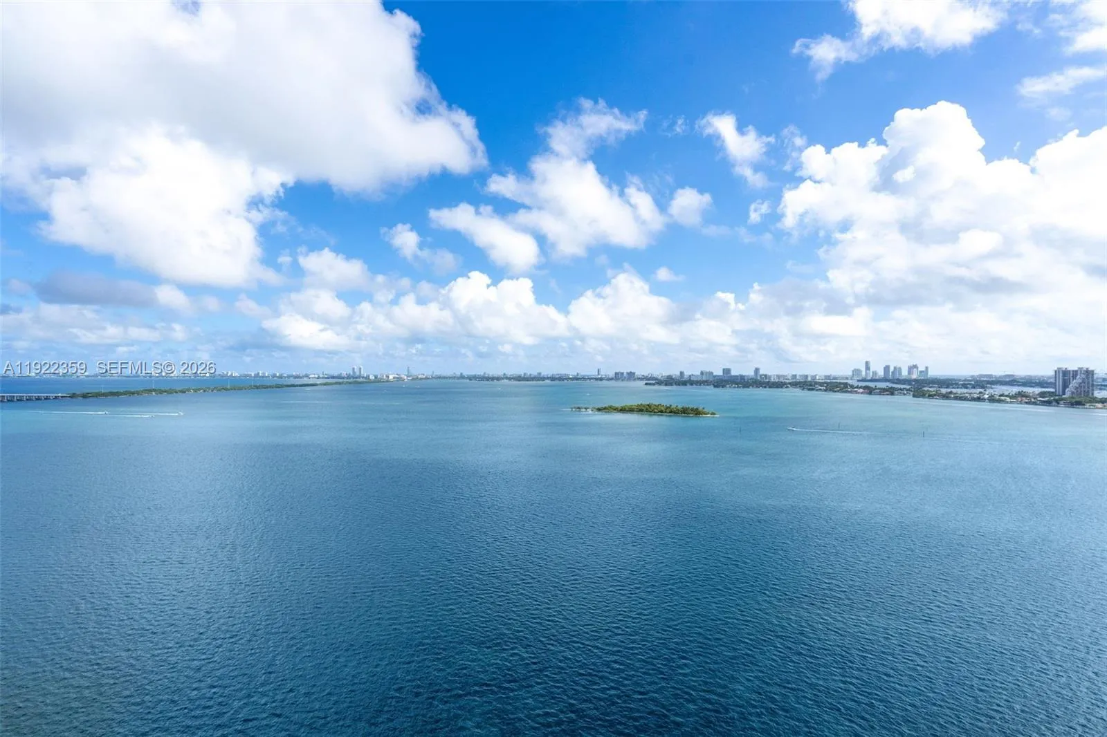 Foto de propiedad en 700 NE 24 Street 2003, Miami, FL 33137 Miami con MLS# 