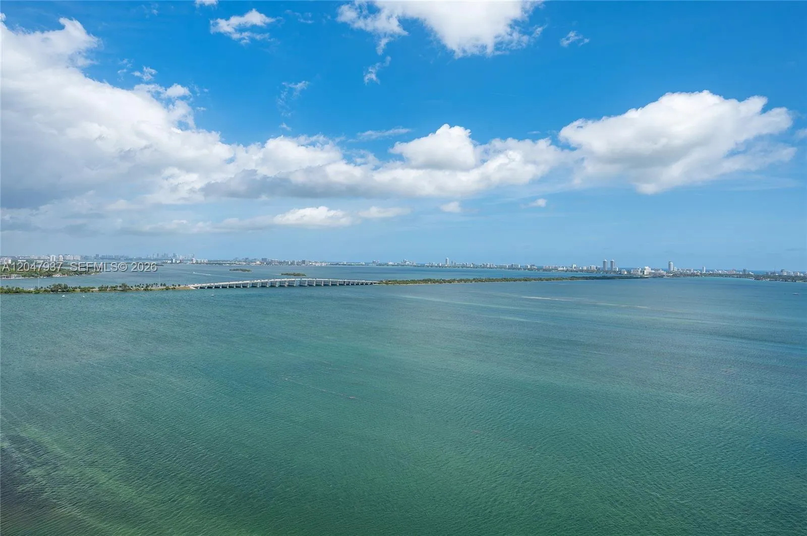 Foto de propiedad en 700 NE 24th Street 2502, Miami, FL 33137 Miami con MLS# 