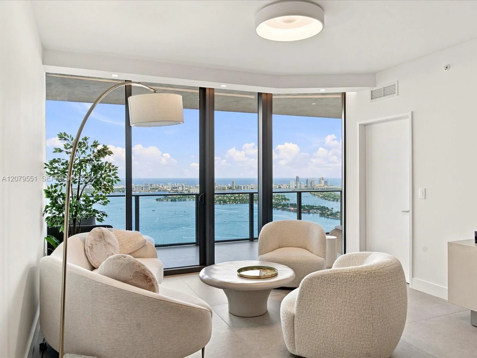 Foto de propiedad en 700 NE 24th Street 5605, Miami, FL 33137 Miami con MLS# 
