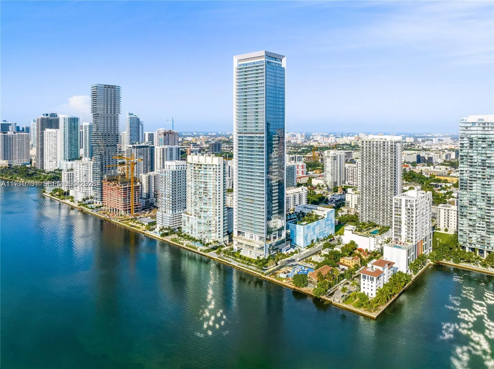 Foto de propiedad en 700 NE 26th Terrace 2001, Miami, FL 33137 Miami con MLS# 