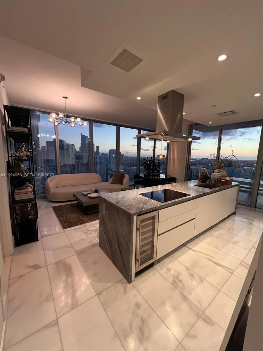 Foto de propiedad en 700 NE 26th Terrace 2805, Miami, FL 33137 Miami con MLS# 