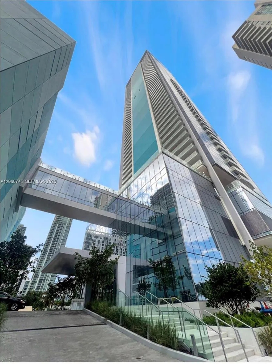 Foto de propiedad en 700 NE 26th Terrace 4501, Miami, FL 33137 Miami con MLS#
