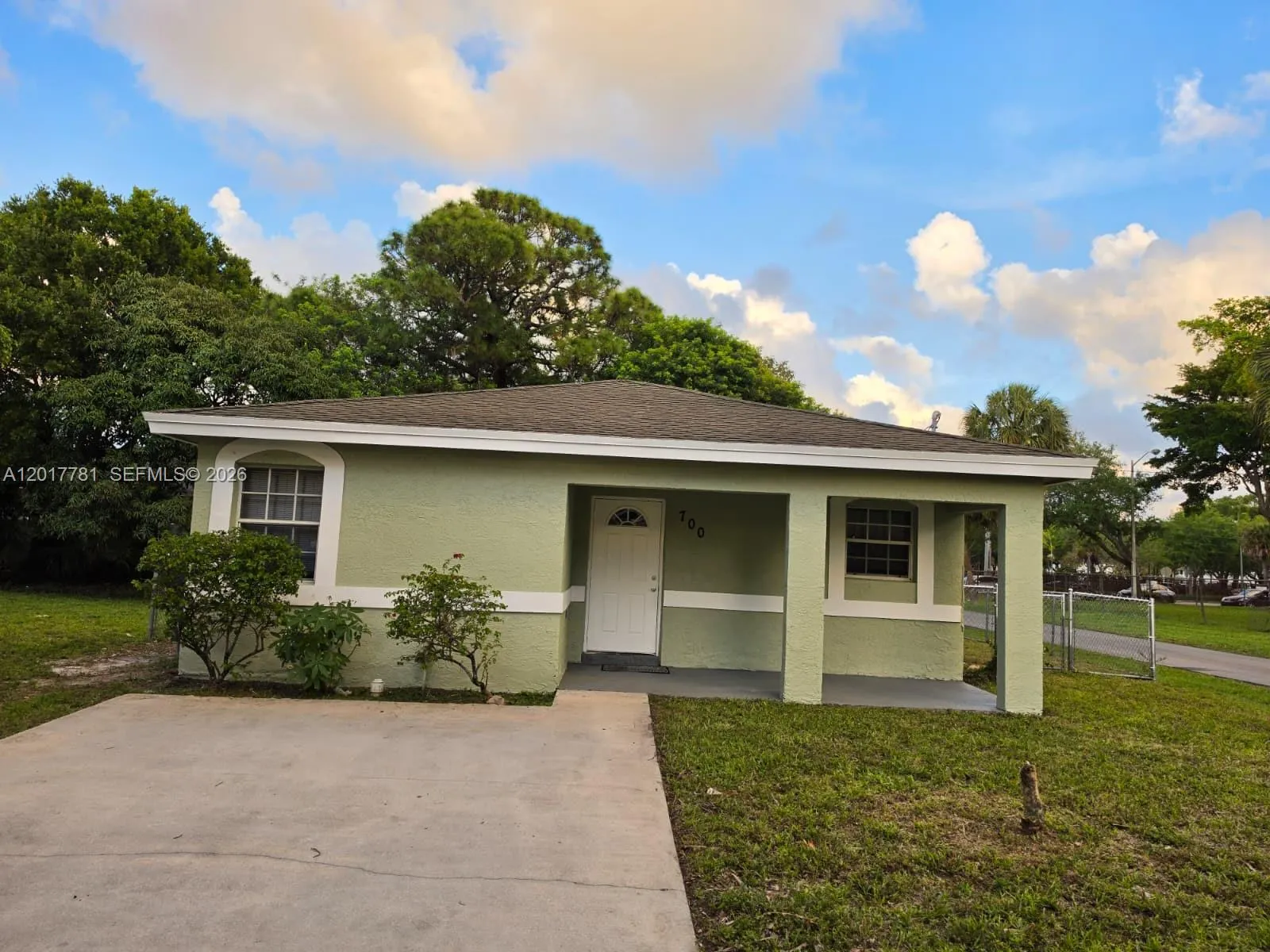 Vendido 700 NW 19th Terrace, Fort Lauderdale, FL 33311, Fort Lauderdale, FL 33311