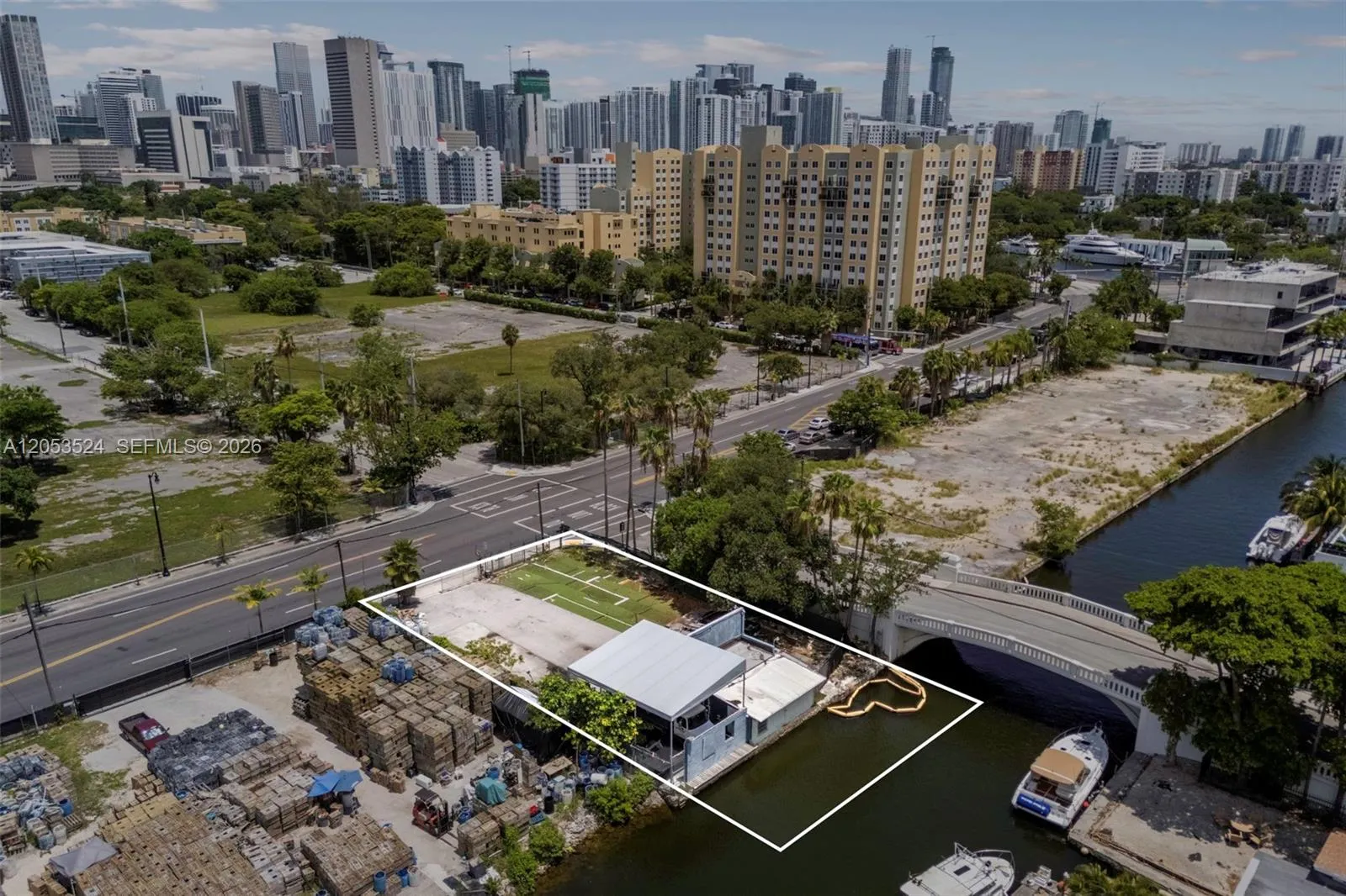En Venta 700 NW 7th Avenue, Miami, FL 33136, Miami, FL 33136