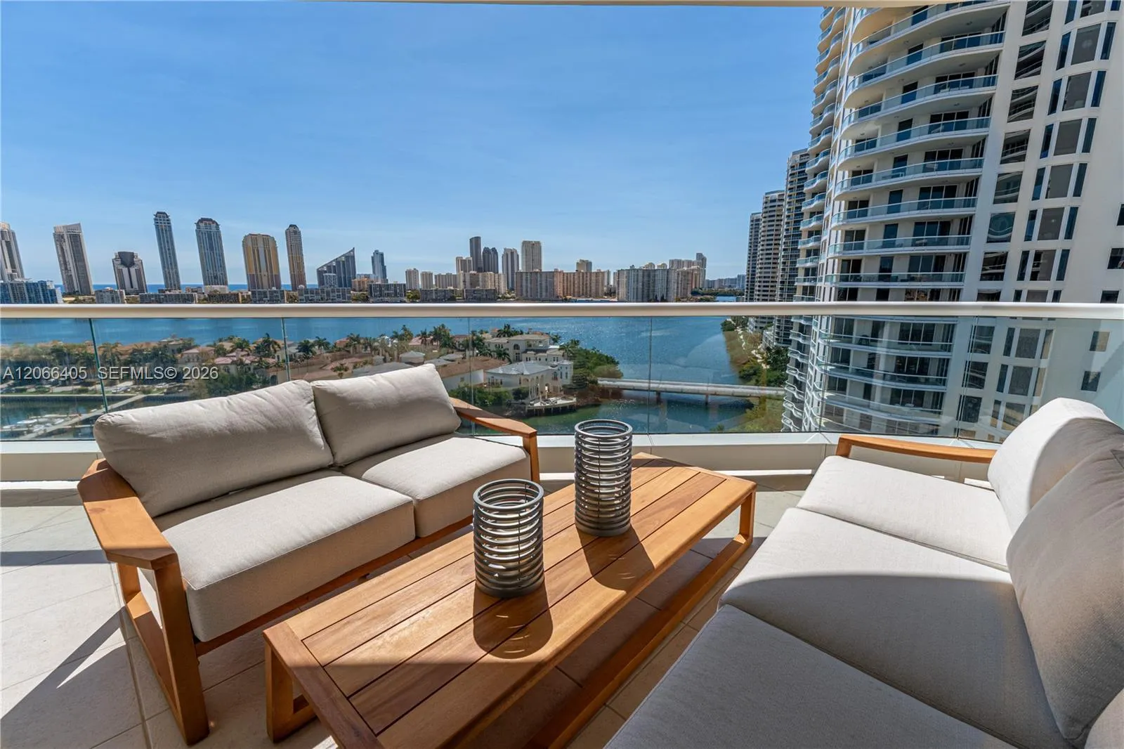Foto de propiedad en 7000 Island Boulevard 1402, Aventura, FL 33160 Aventura con MLS# 