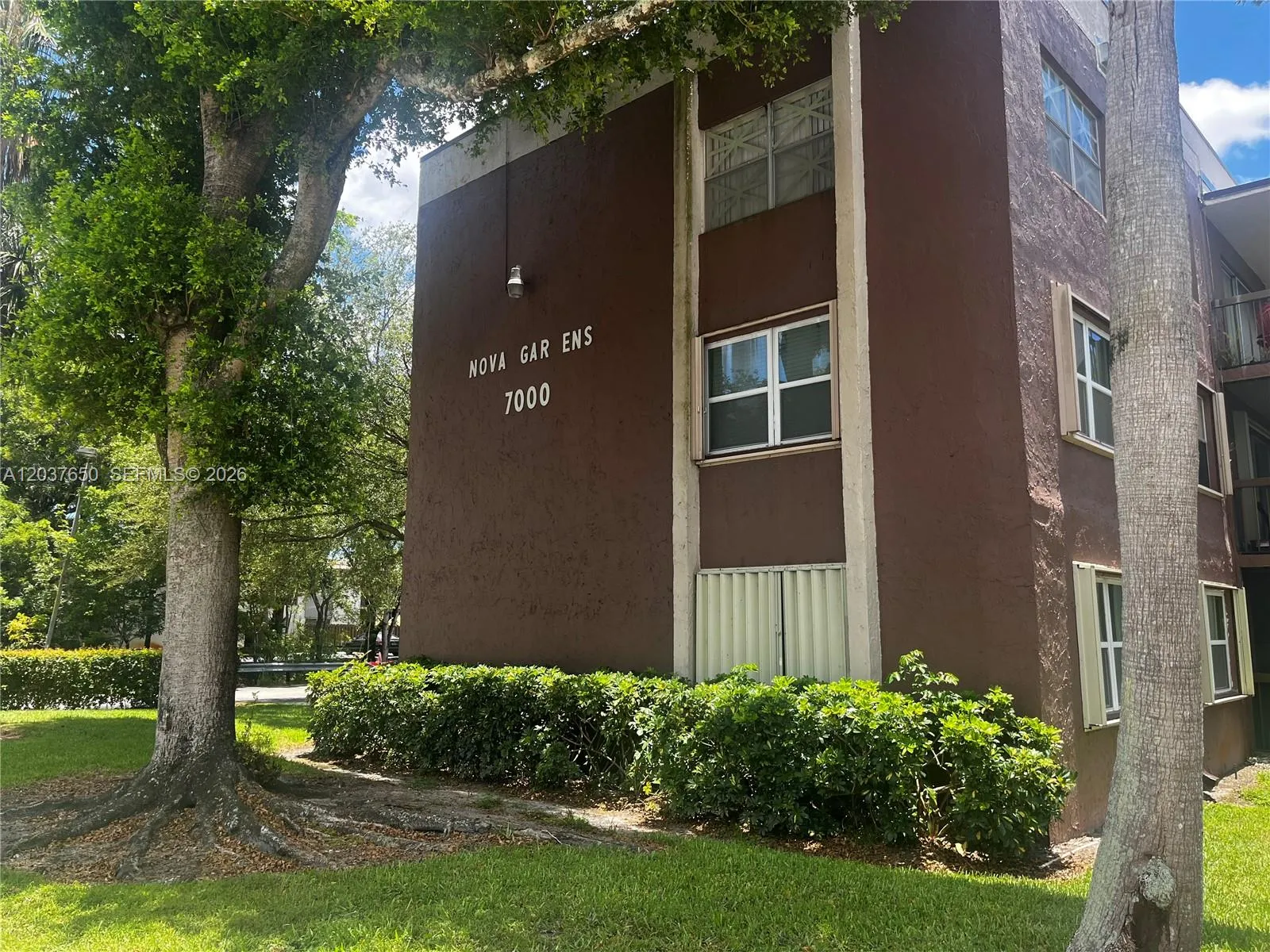 Foto de propiedad en 7000 Nova Drive 103E, Davie, FL 33317 Davie con MLS# 