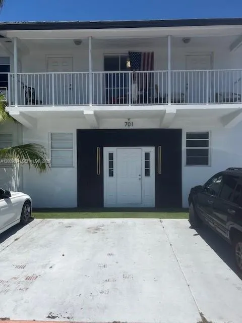 Foto de propiedad en 701 82nd Street 1, Miami Beach, FL 33141 Miami Beach con MLS# 