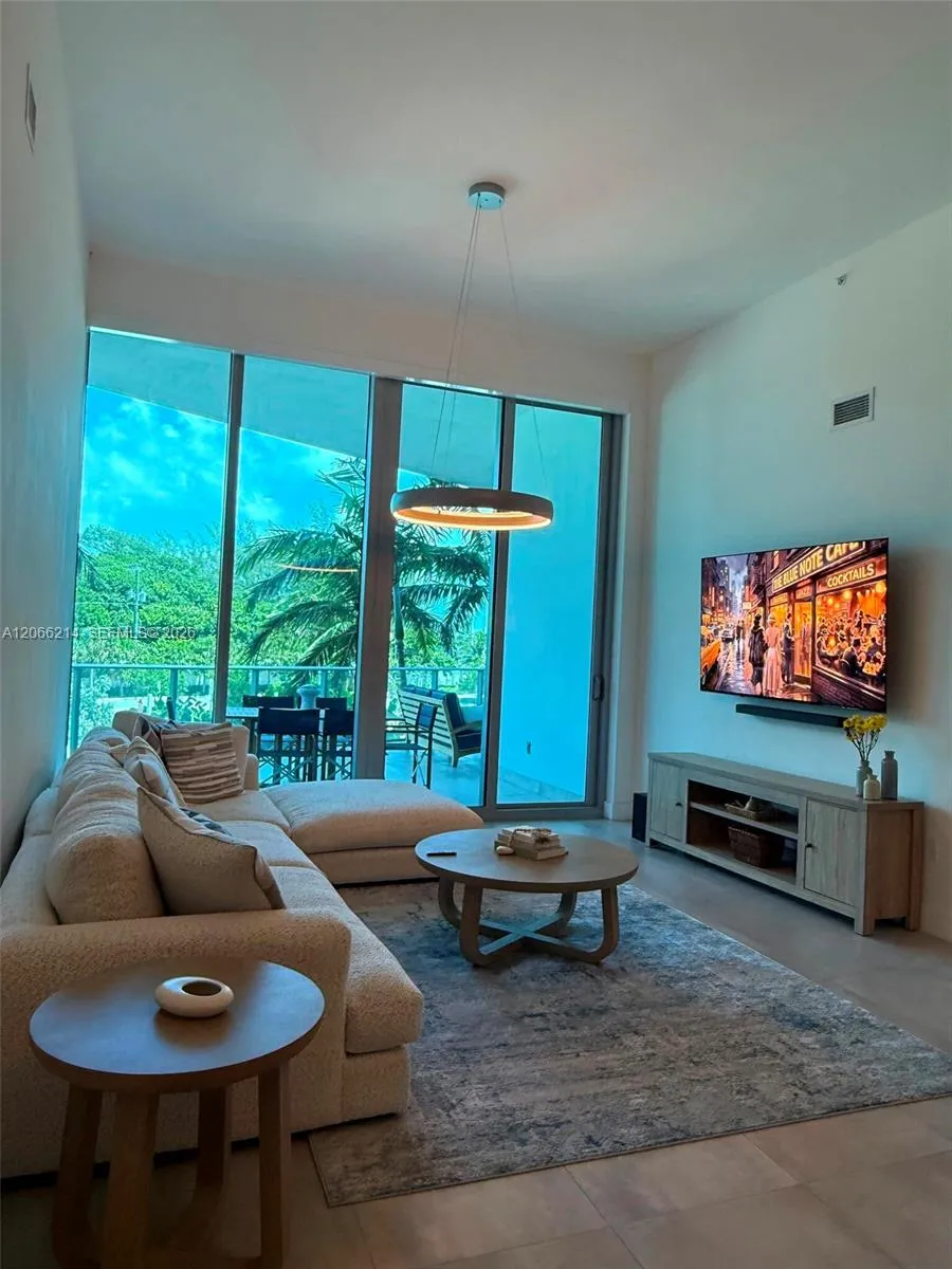En Venta 701 N Fort Lauderdale Boulevard 214, Fort Lauderdale, FL 33304, Fort Lauderdale, FL 33304
