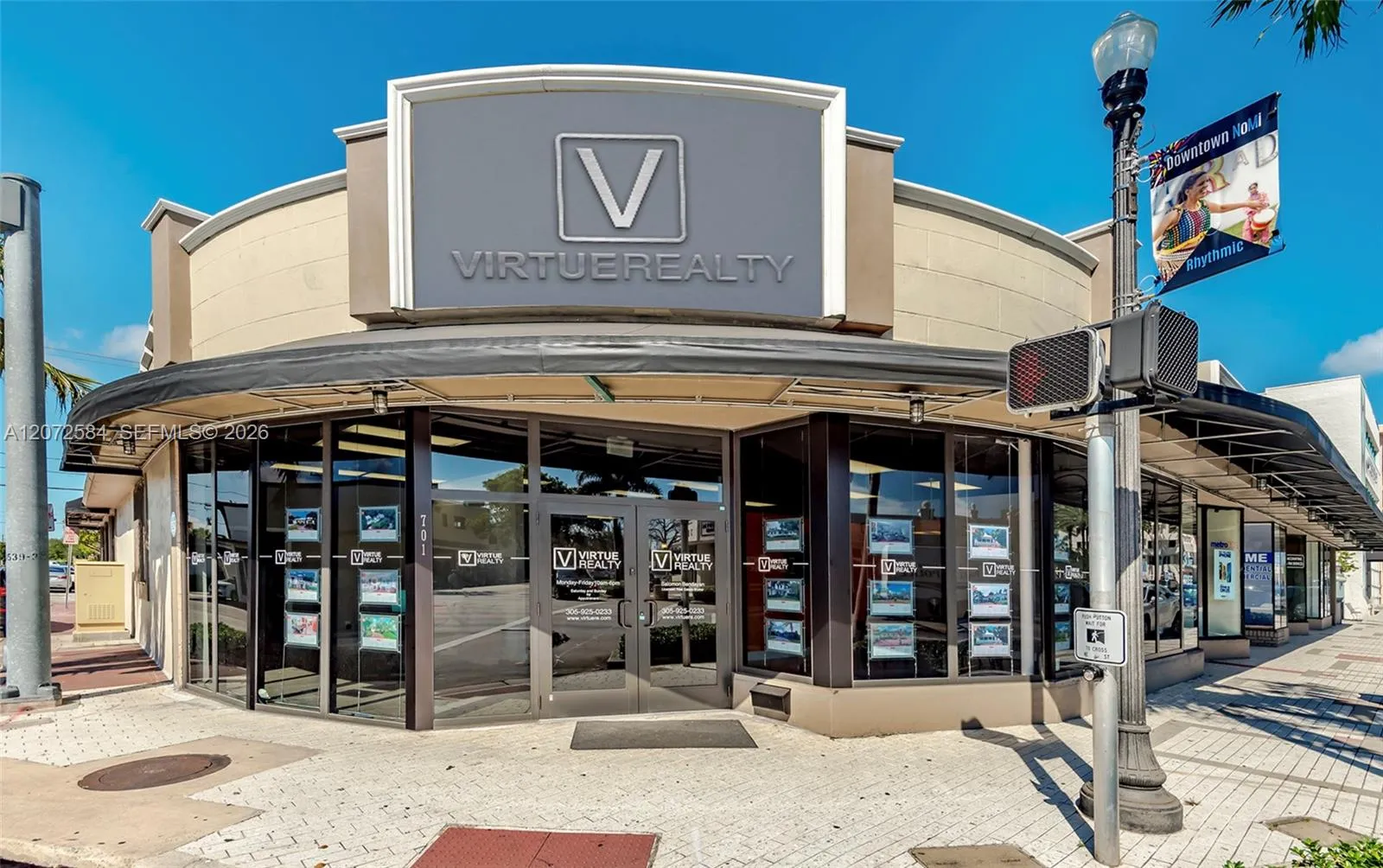 Foto de propiedad en 701 NE 125th Street, North Miami, FL 33161 North Miami con MLS# 