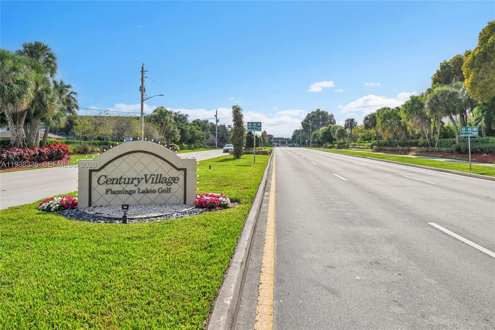 Foto de propiedad en 701 SW 142nd Avenue 104S, Pembroke Pines, FL 33027 Pembroke Pines con MLS# 