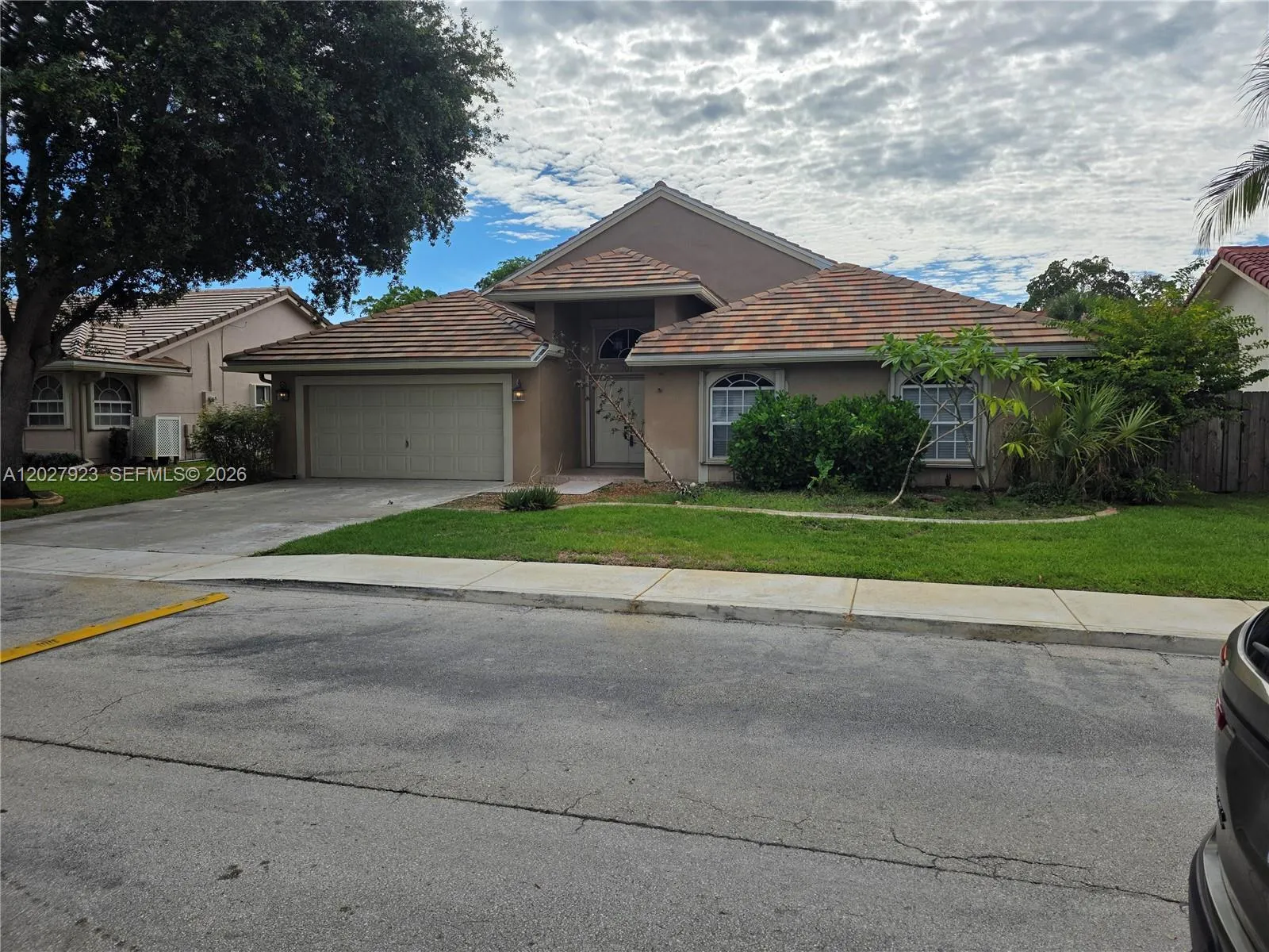 Vendido 701 SW 93rd Avenue, Pembroke Pines, FL 33025, Pembroke Pines, FL 33025
