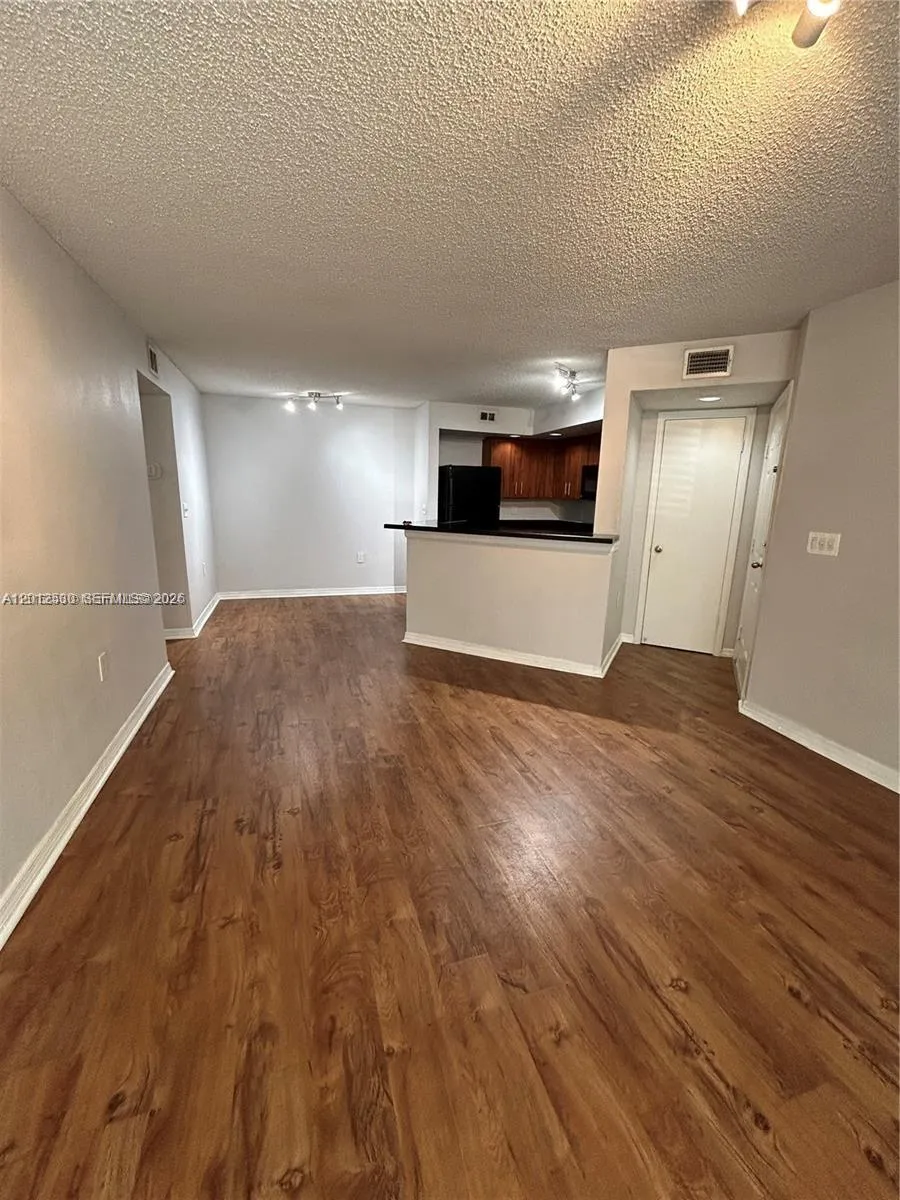 Foto de propiedad en 701 Vista Isles Drive 1614, Sunrise, FL 33325 Sunrise con MLS# 