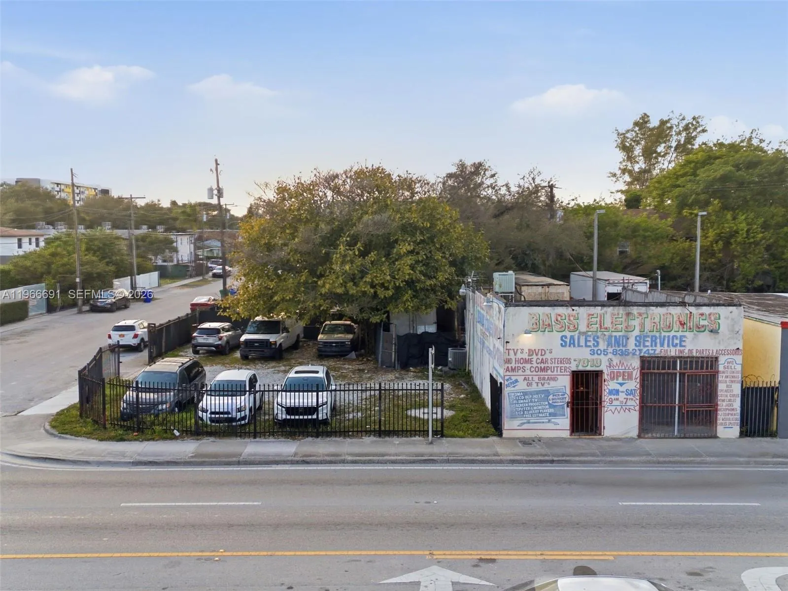 Foto de propiedad en 7010 NW 7th Avenue, Miami, FL 33150 Miami con MLS# 