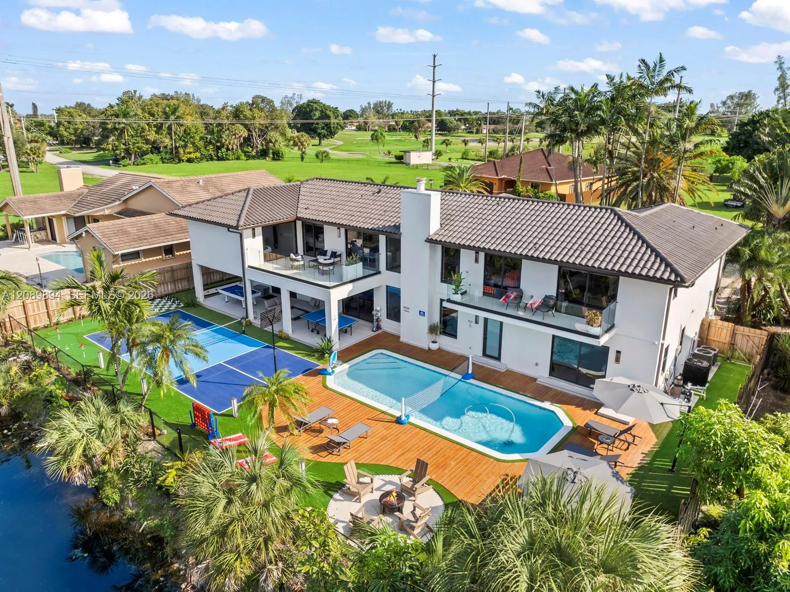 Foto de propiedad en 7015 N Augusta Drive 1, Hialeah, FL 33015 Hialeah con MLS# 