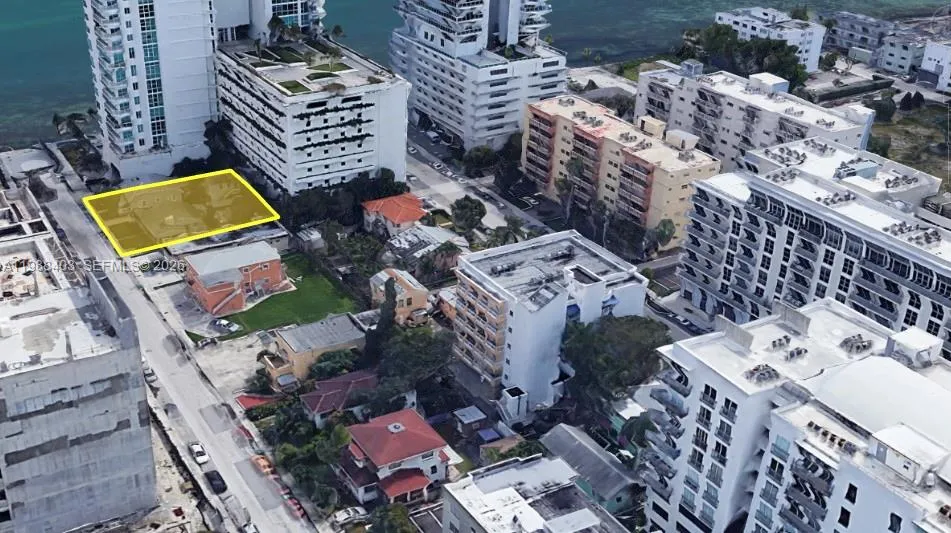 Foto de propiedad en 702-708 NE 26th Street, Miami, FL 33137 Miami con MLS# 