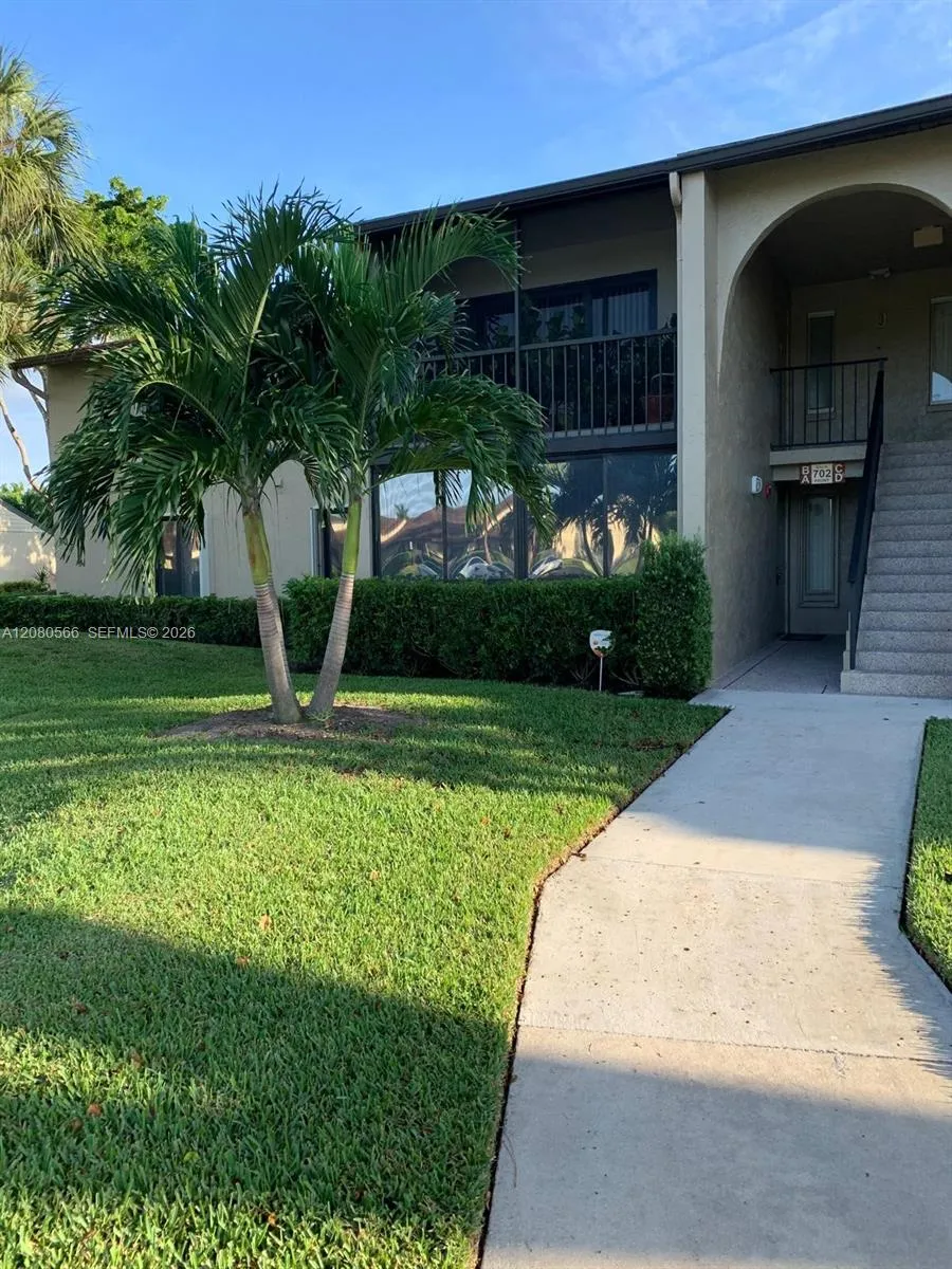 Foto de propiedad en 702 Sunny Pine Way A1, Greenacres, FL 33415 Greenacres con MLS# 