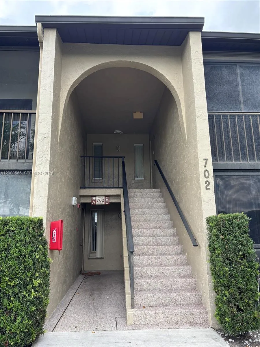 Foto de propiedad en 702 Sunny Pine Way A1, Greenacres, FL 33415 Greenacres con MLS# 