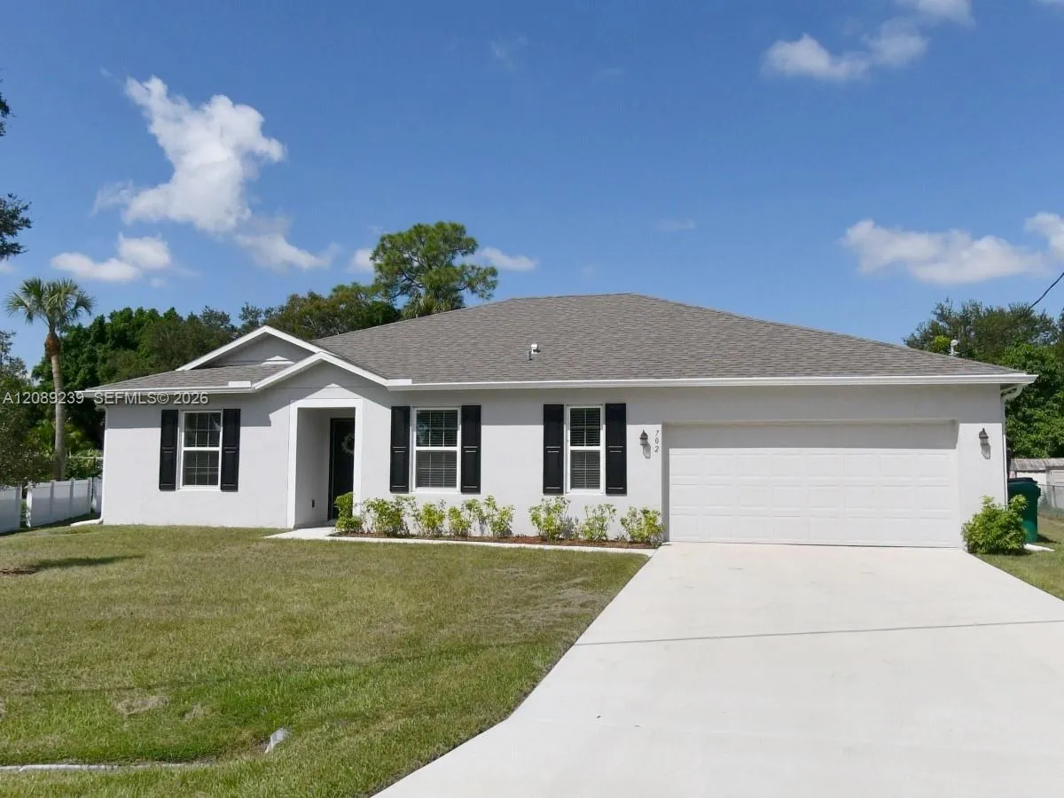 En Venta 702 SW Aster Road, Port St. Lucie, FL 34953, Port St. Lucie, FL 34953