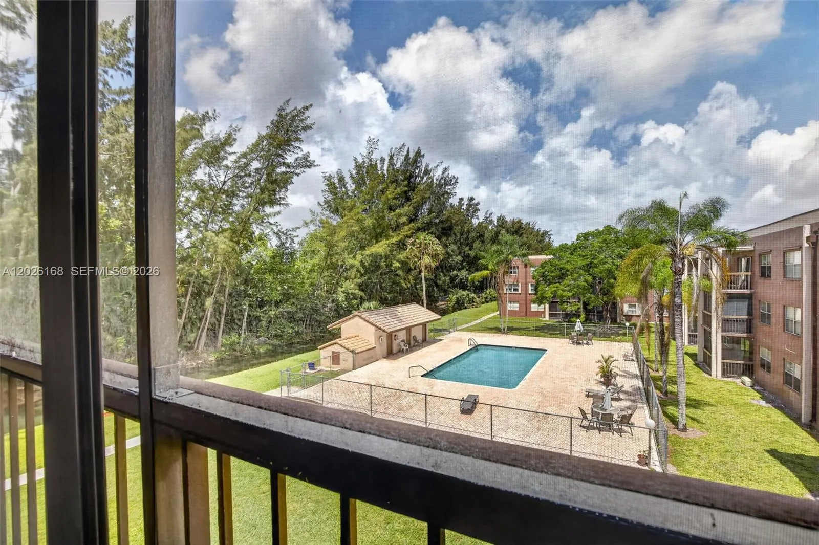 Foto de propiedad en 7020 Nova Drive 308D, Davie, FL 33317 Davie con MLS# 