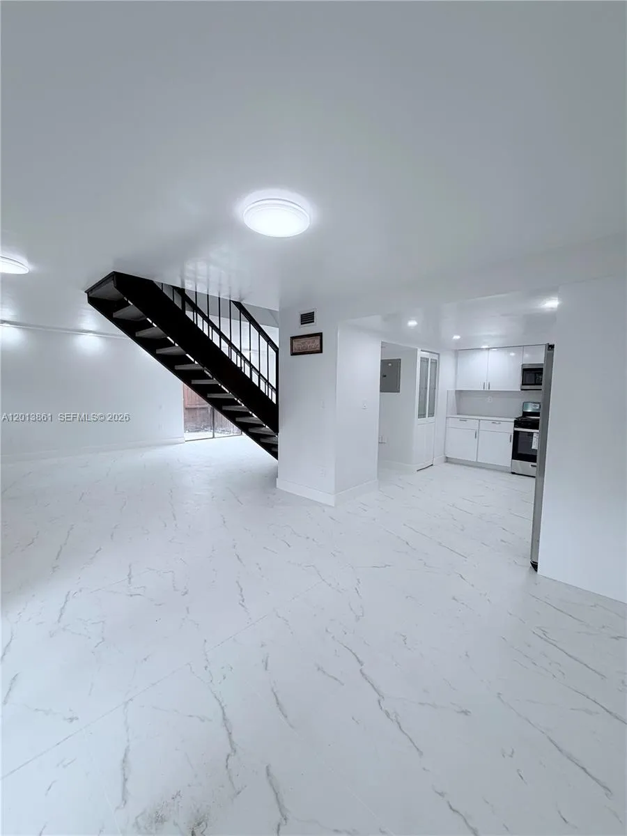 Foto de propiedad en 7024 SW 114th Place A-52, Miami, FL 33173 Miami con MLS# 