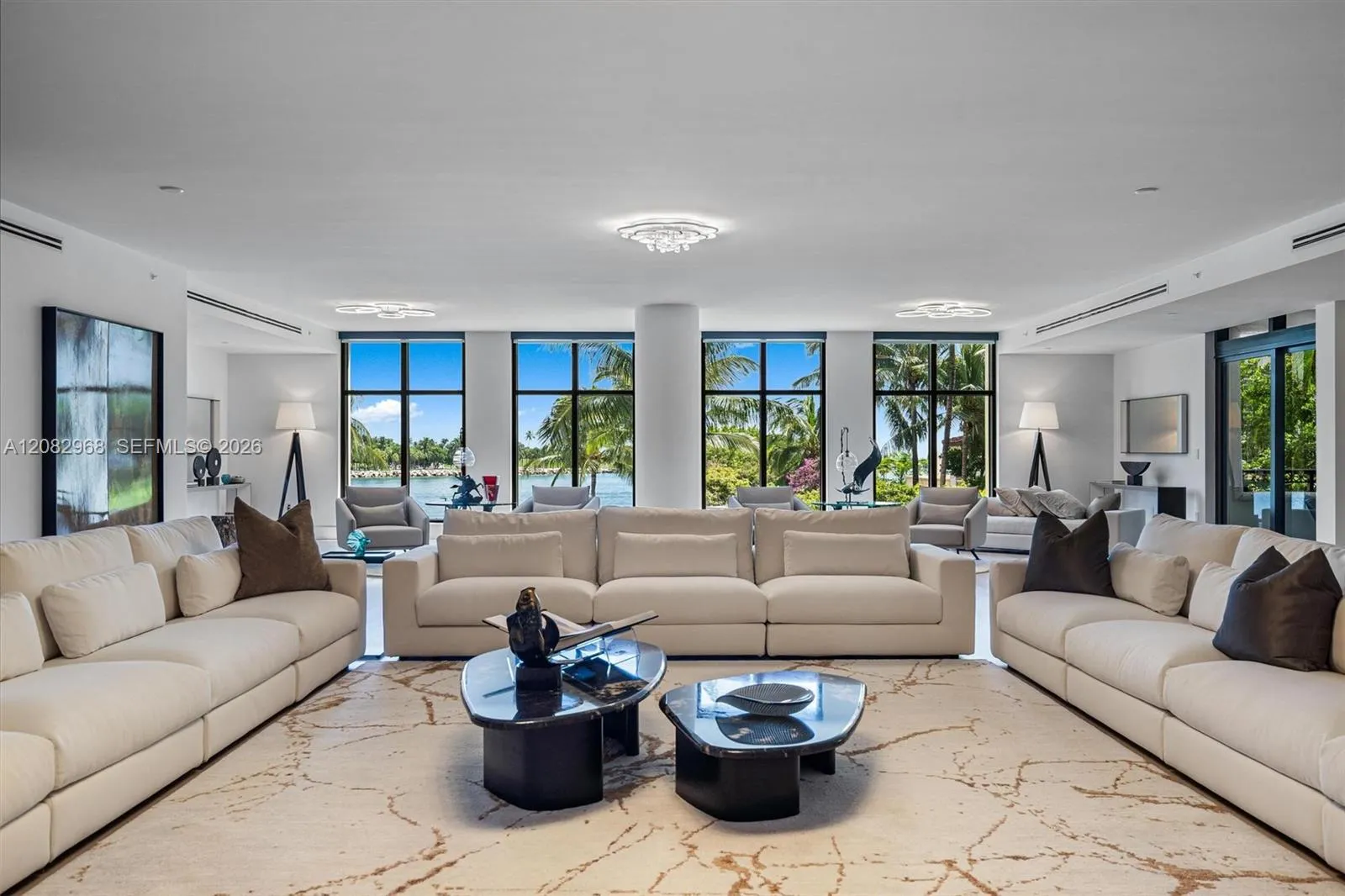 Foto de propiedad en 7025 Fisher Island Drive 7025, Miami Beach, FL 33109 Miami Beach con MLS# 