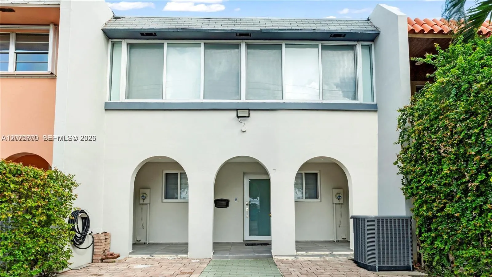 Foto de propiedad en 7025 W 3rd Court, Hialeah, FL 33014 Hialeah con MLS# 