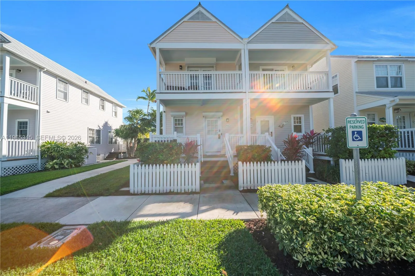 Foto de propiedad en 7026 Harbor Village Drive, Duck Key, FL 33050 Duck Key con MLS# 
