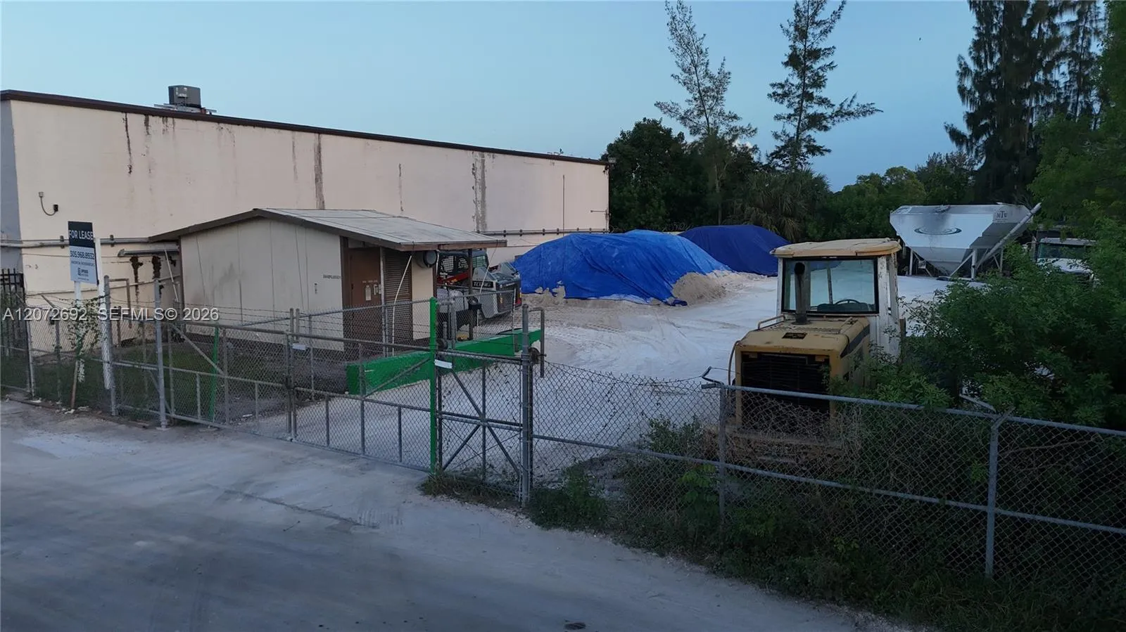 Foto de propiedad en 7040 SW 22nd Court, Davie, FL 33317 Davie con MLS# 